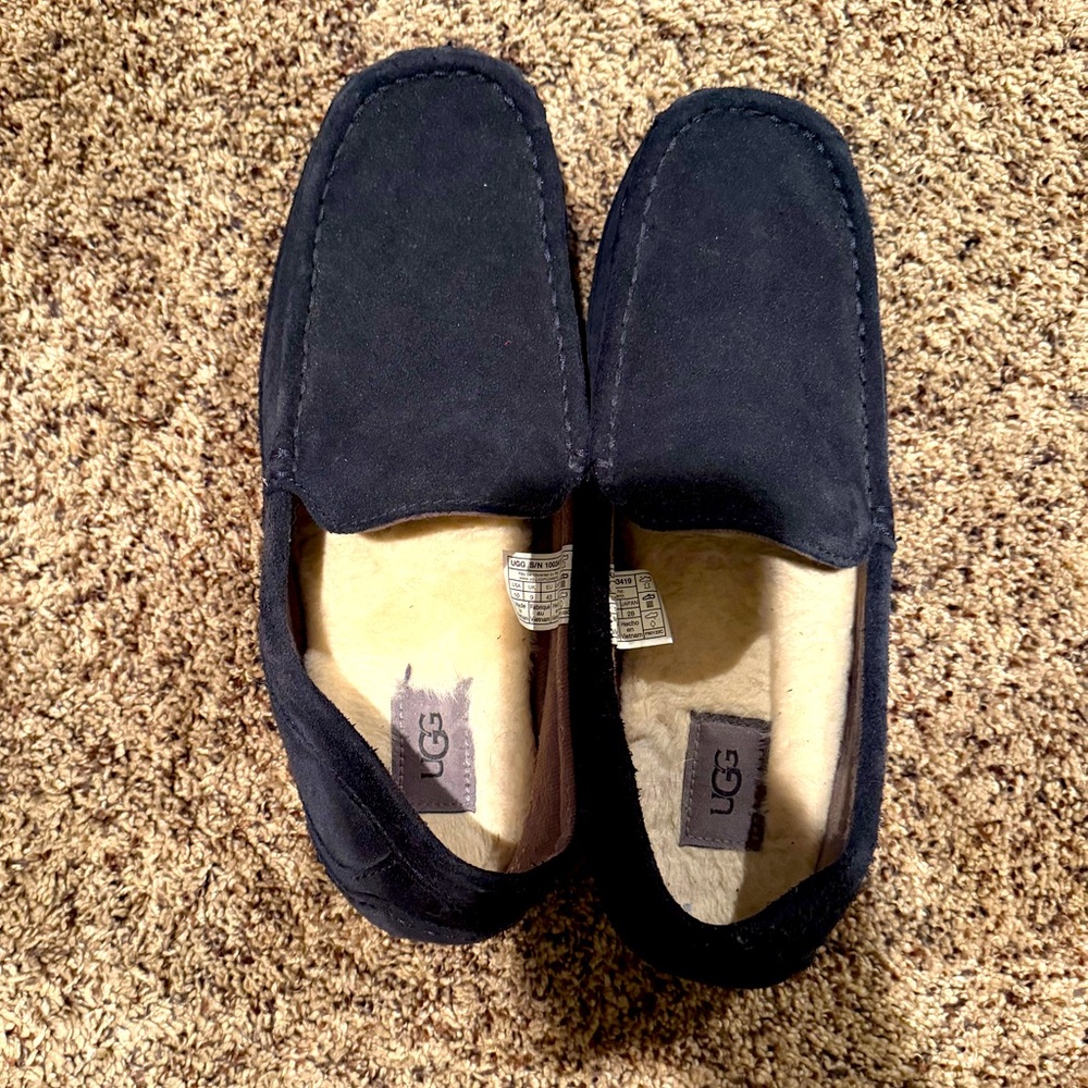 Men’s Ugg slippers size 10